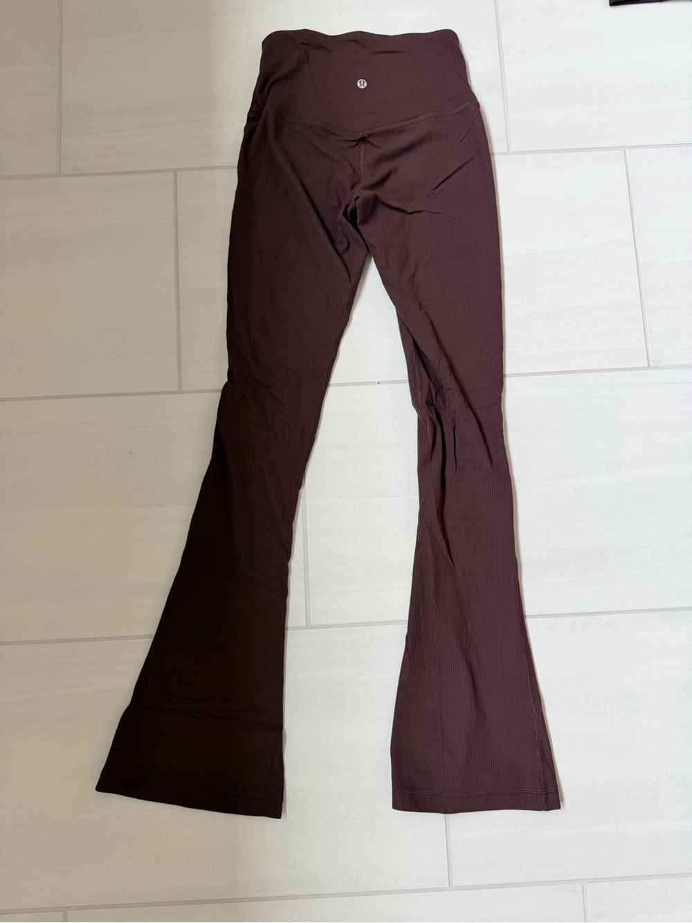 Lululemon Set! Espresso Ribbed Mini Flared Pants & Ribbed Tank, size 4 - Picture 8 of 10